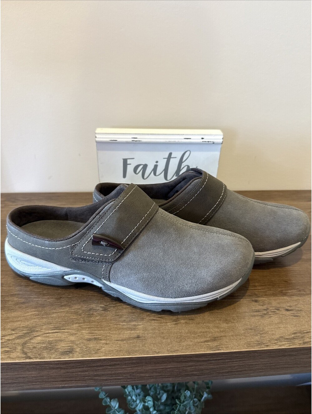 Easy Spirit Women’s Slip On Nubuck Dark Grey Size 12